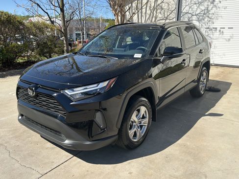 Used 2025 Toyota RAV4 XLE w/ Convenience Package image 6