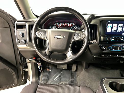 Used 2019 Chevrolet Silverado 1500 LT AWD/4WD image 18