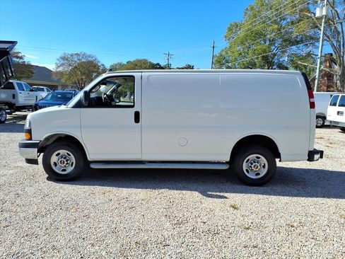 Used 2023 GMC Savana 2500 w/ Driver Convenience Package image 4