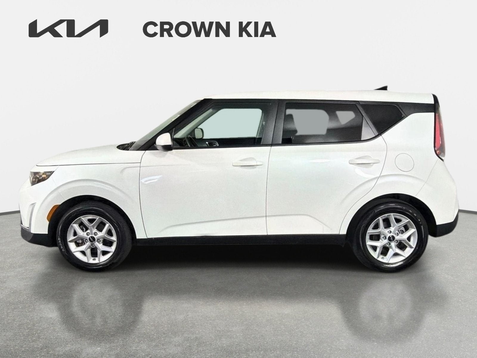Certified 2025 Kia Soul LX w/ LX Technology Package FWD image 8
