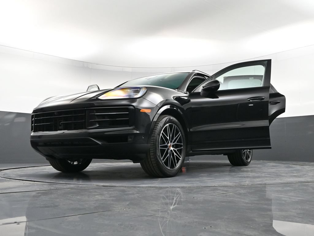 Certified 2026 Porsche Cayenne AWD/4WD image 40