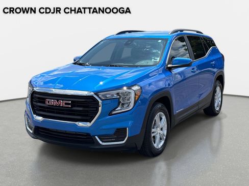 Used 2024 GMC Terrain SLE w/ Driver Convenience Package FWD image 9