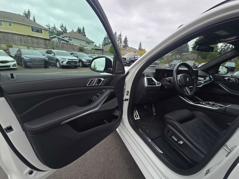 Used 2024 BMW X5 xDrive40i w/ M Sport Package AWD/4WD image 20