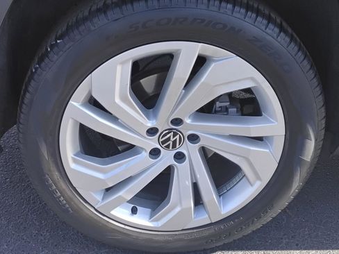 Used 2023 Volkswagen Atlas SE image 14