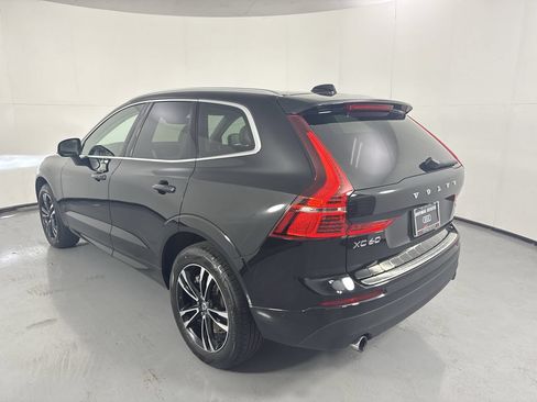 Used 2019 Volvo XC60 T6 Momentum w/ Multimedia Package AWD/4WD image 5