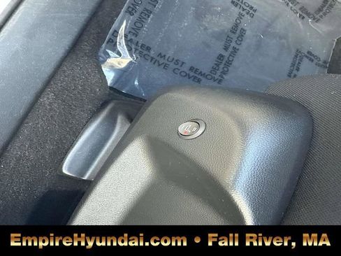 Used 2023 Honda HR-V LX image 19