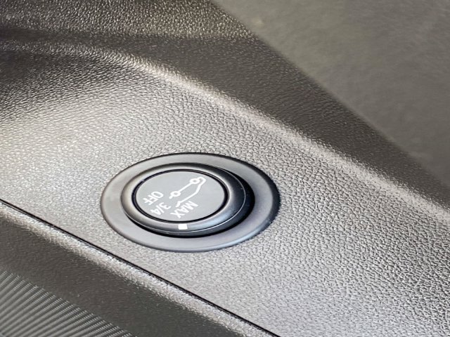Used 2024 Chevrolet Equinox LT FWD image 31