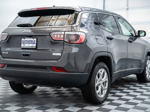 Used 2024 Jeep Compass Sport AWD/4WD image 7