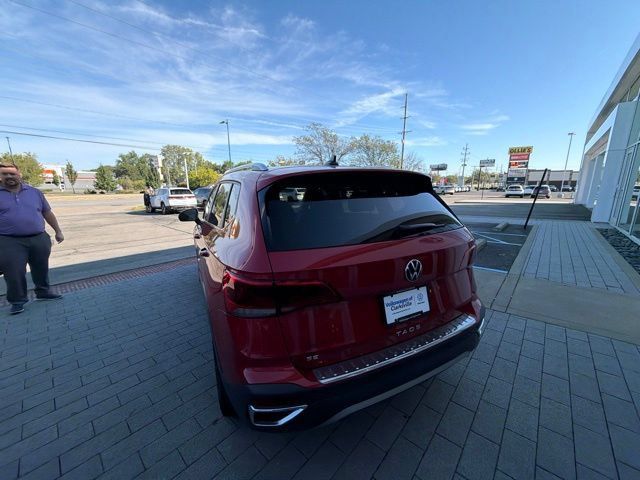 Used 2023 Volkswagen Taos SE FWD image 5