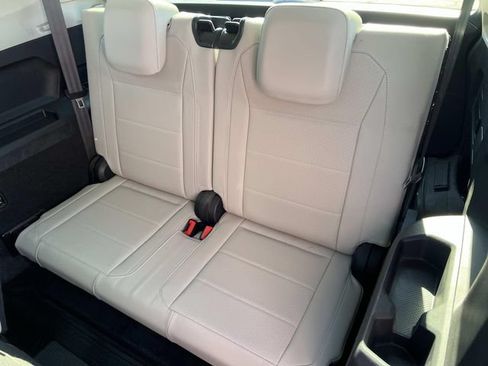 Used 2020 Volkswagen Tiguan SE w/ Panoramic Sunroof Package FWD image 12