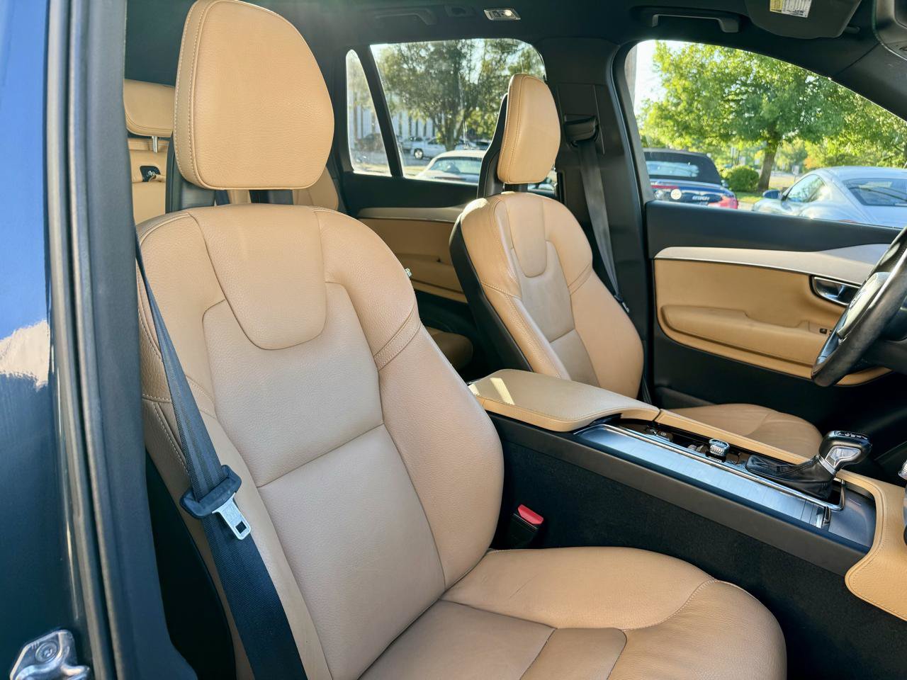 Used 2018 Volvo XC90 T5 Momentum w/ Convenience Package AWD/4WD image 27