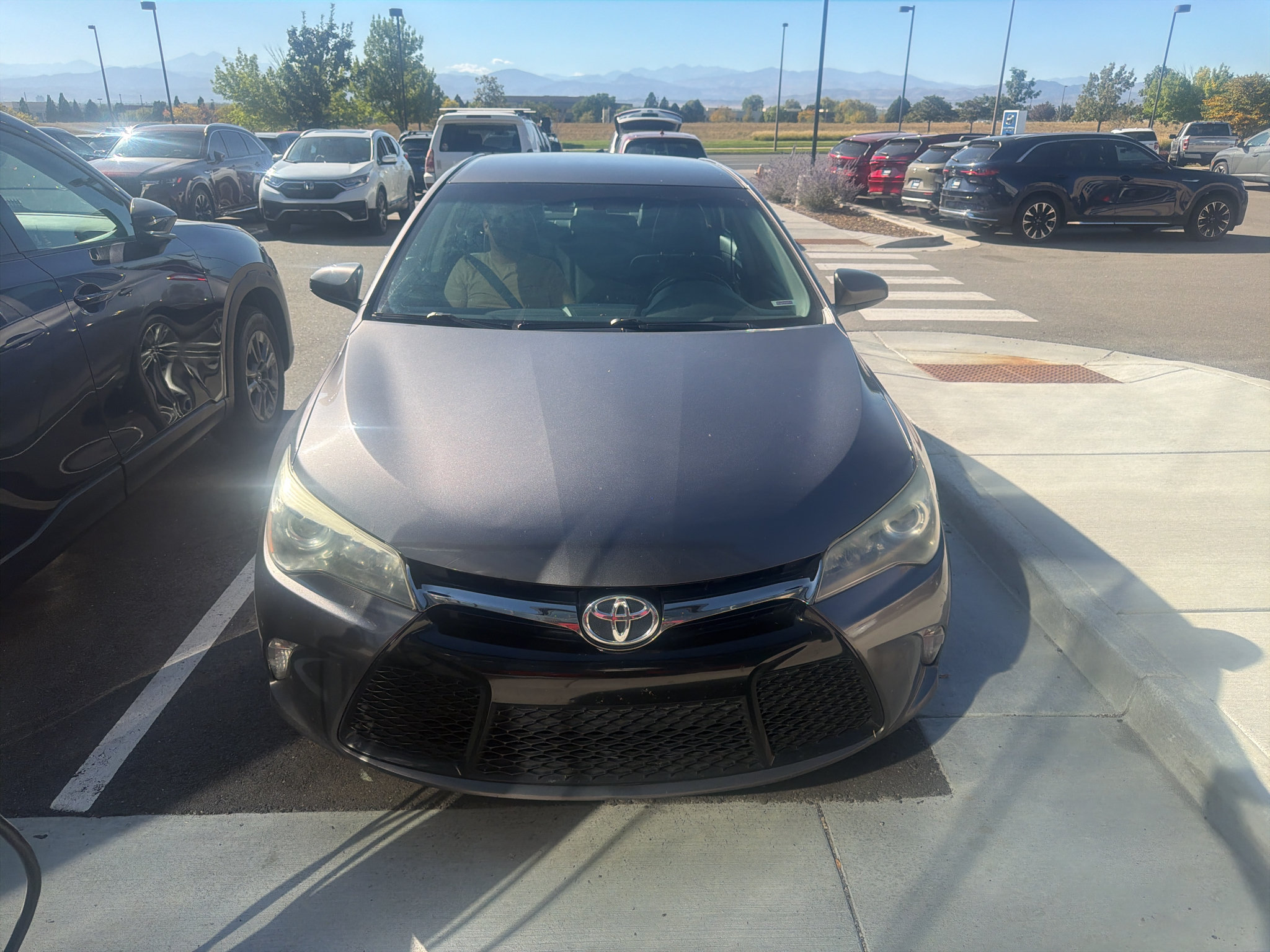 Used 2016 Toyota Camry SE FWD image 2