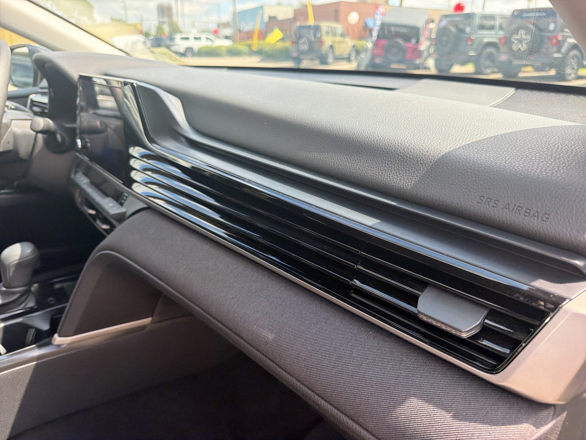 Used 2025 Toyota Camry LE FWD image 29