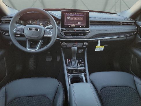 New 2026 Jeep Compass Latitude image 9