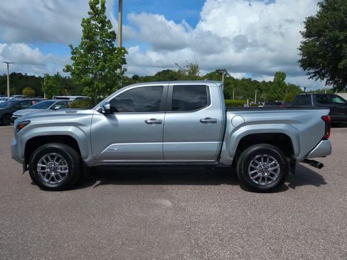 Used 2025 Toyota Tacoma Limited AWD/4WD image 3