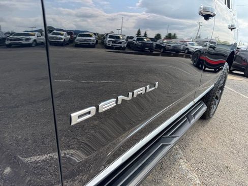 Used 2024 GMC Yukon Denali image 11