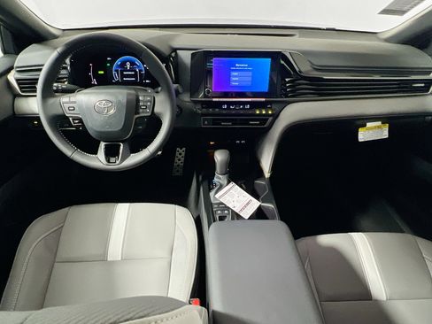 New 2026 Toyota Camry SE FWD image 30