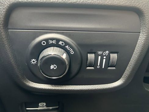 Used 2023 Jeep Grand Cherokee L Limited w/ Luxury Tech Group II image 29