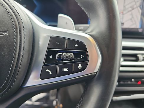 Used 2023 BMW 330i Sedan w/ M Sport Package image 18