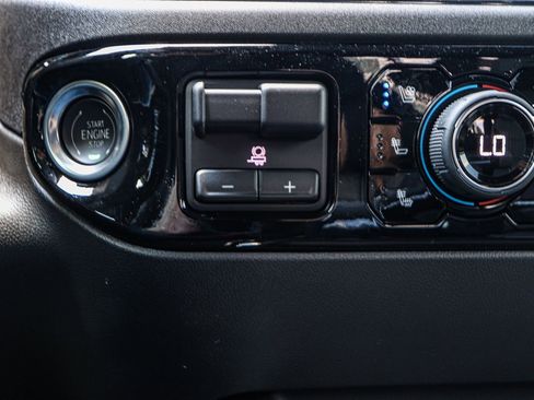 New 2025 Chevrolet Silverado 1500 ZR2 w/ Technology Package image 42