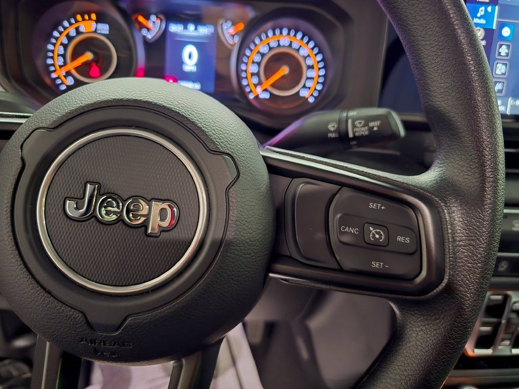 Used 2025 Jeep Wrangler Unlimited Sport AWD/4WD image 18