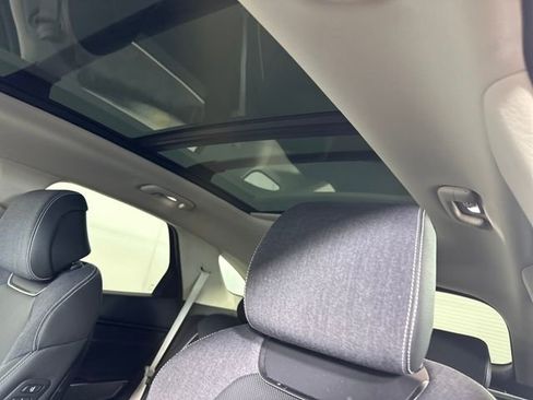 Used 2024 Genesis Electrified GV70 Advanced image 12