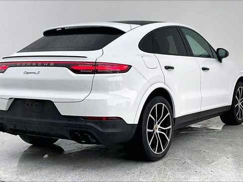 Used 2022 Porsche Cayenne S AWD/4WD image 14
