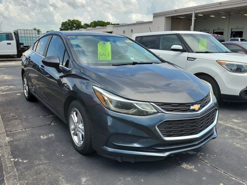 Used 2018 Chevrolet Cruze LT FWD image 6