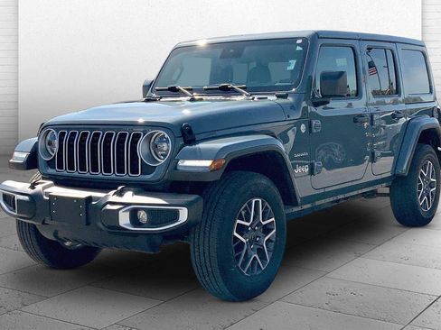 Used 2024 Jeep Wrangler Unlimited Sahara AWD/4WD image 10