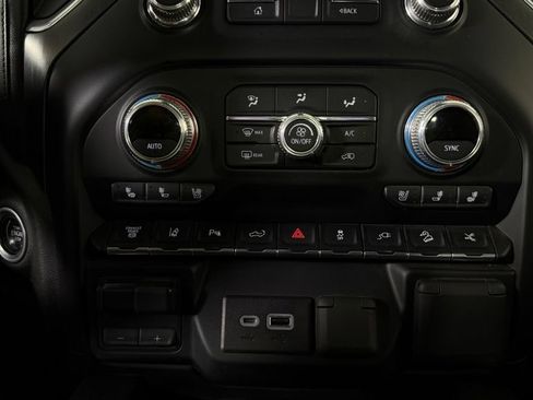 Used 2022 GMC Sierra 2500 AT4 w/ AT4 Premium Plus Package AWD/4WD image 21