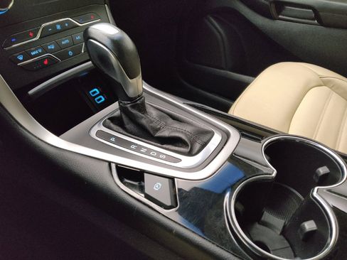 Used 2016 Ford Edge SEL w/ Equipment Group 201A image 26