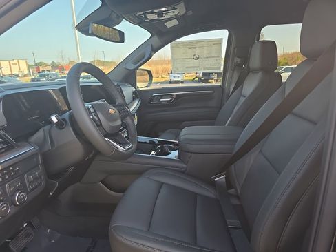 New 2026 Chevrolet Suburban LT w/ Comfort Package image 15