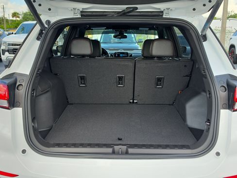 Used 2024 Chevrolet Equinox RS w/ RS Leather Package FWD image 7
