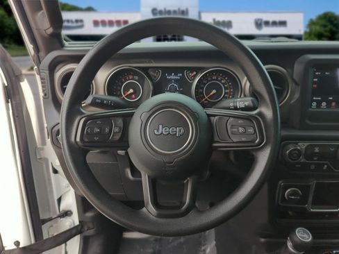Used 2022 Jeep Gladiator Sport w/ Trailer Tow Package AWD/4WD image 16