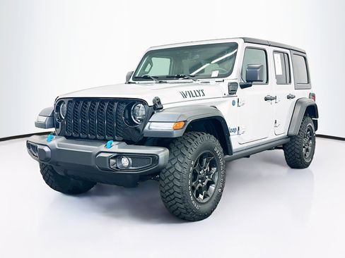 Used 2023 Jeep Wrangler Unlimited w/ Cold Weather Group AWD/4WD image 3