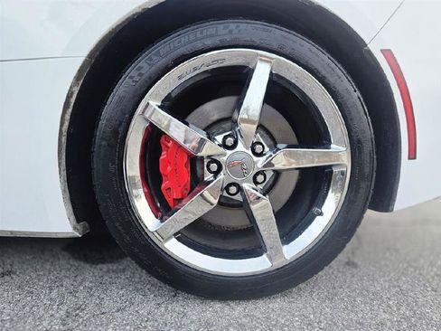 Used 2015 Chevrolet Corvette Stingray Coupe image 19