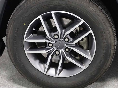 Used 2021 Jeep Grand Cherokee Limited image 35