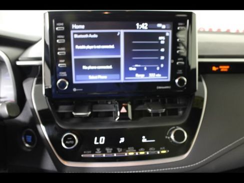 Used 2021 Toyota Corolla SE FWD image 23