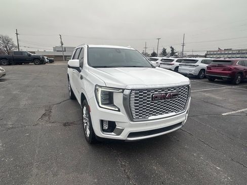 Used 2021 GMC Yukon Denali w/ Denali Premium Package image 7
