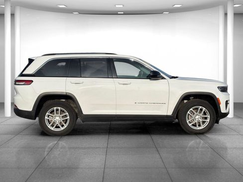 Used 2023 Jeep Grand Cherokee Laredo w/ Luxury Tech Group I image 8