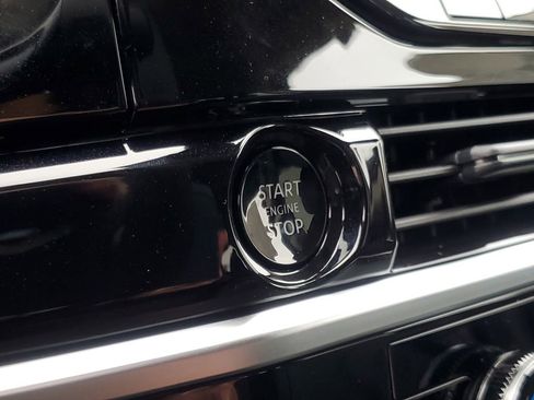 New 2025 Nissan Pathfinder SL image 18