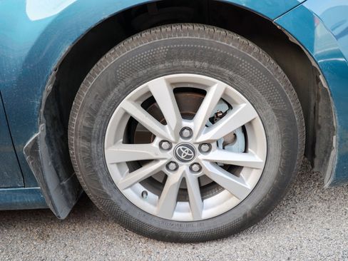 Used 2025 Toyota Camry LE w/ Convenience Package image 12