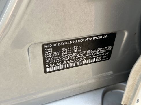 Used 2019 BMW 530i w/ Premium Package image 40