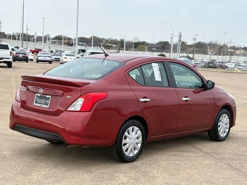 Used 2019 Nissan Versa SV image 6