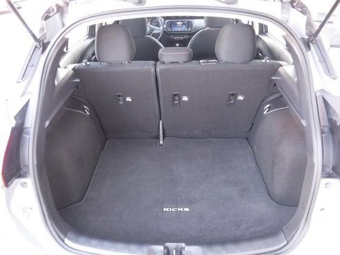 Used 2021 Nissan Kicks SV image 31