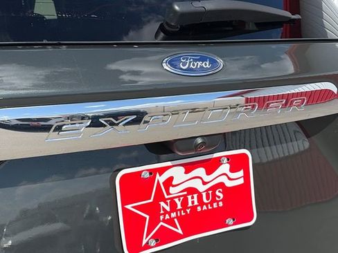 Used 2023 Ford Explorer XLT w/ Equipment Group 202A AWD/4WD image 22