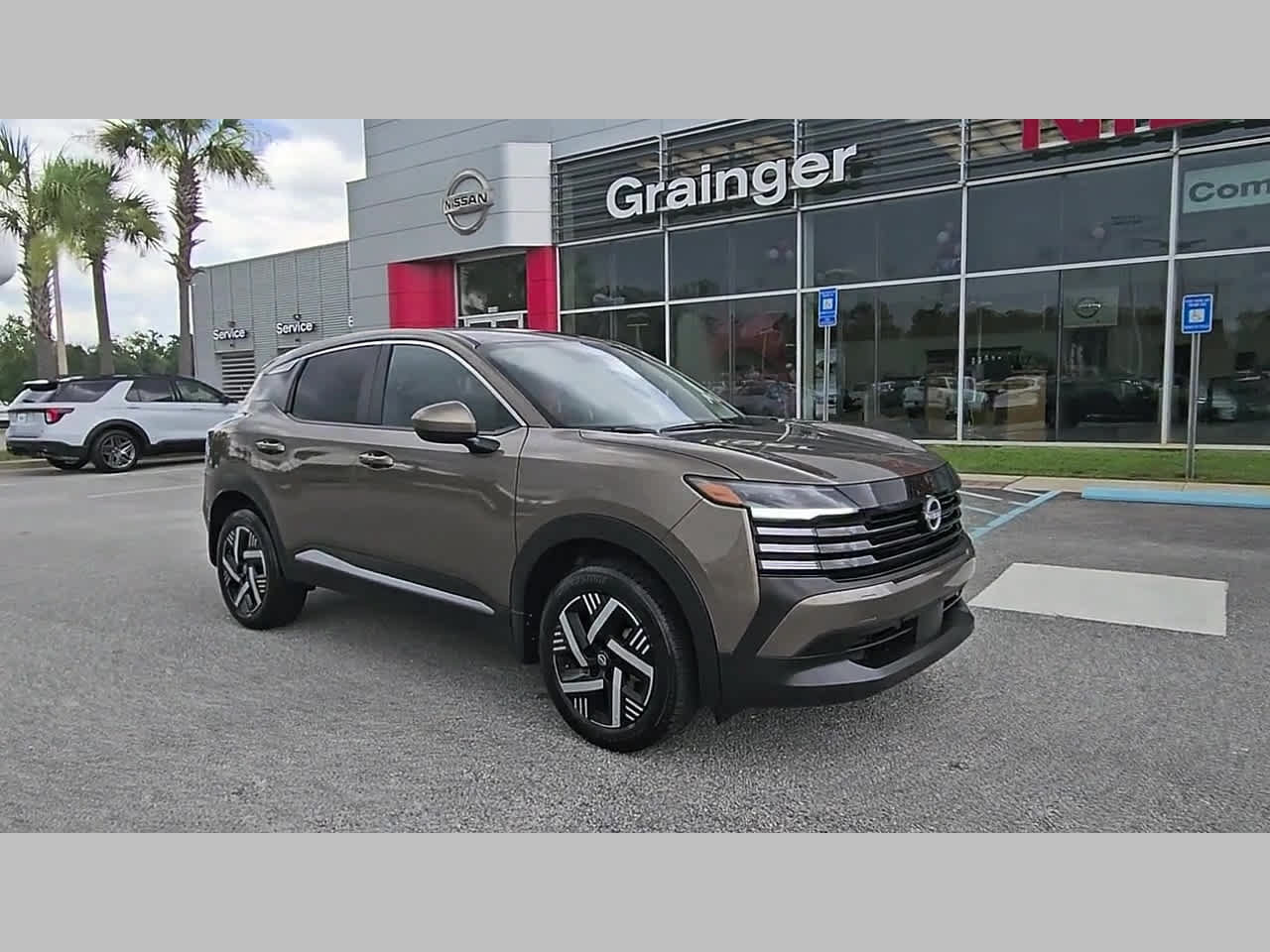 Used 2025 Nissan Kicks SV FWD image 18