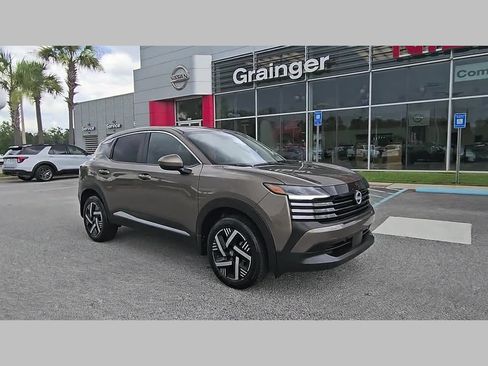 Used 2025 Nissan Kicks SV FWD image 18
