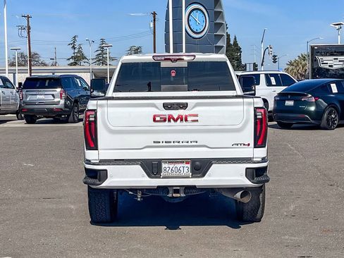 Used 2024 GMC Sierra 2500 AT4 w/ AT4 Premium Plus Package image 3