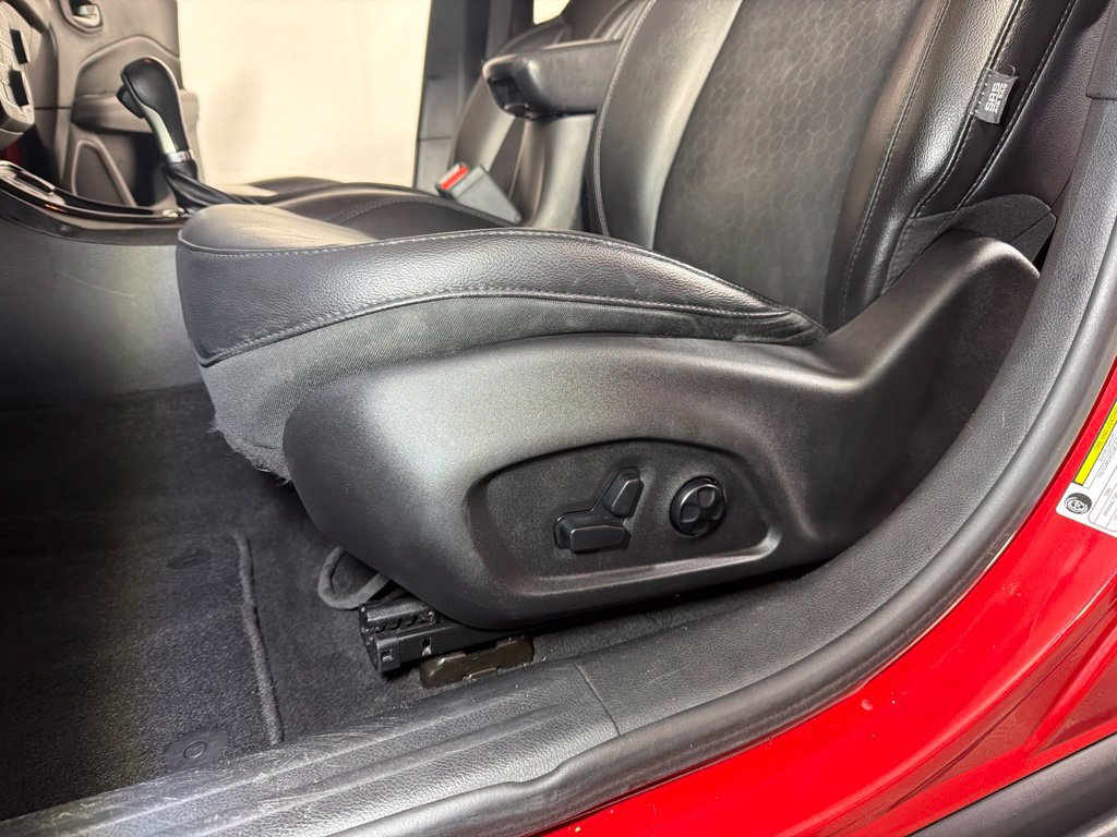 Used 2018 Jeep Compass Latitude w/ Popular Equipment Group FWD image 9